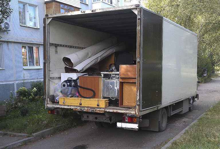 Заказ грузового автомобиля для доставки вещей : Мебель и бытовая техника из Вихоревки в Чебургольскую