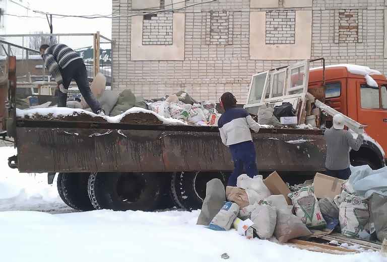 Вывоз мусора из квартиры с грузчиками по Казани